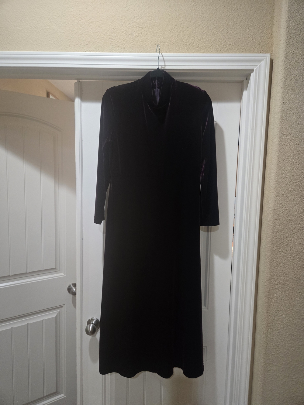 Women's Velvet Long Sleeve Midi Dress - Plum SIze L